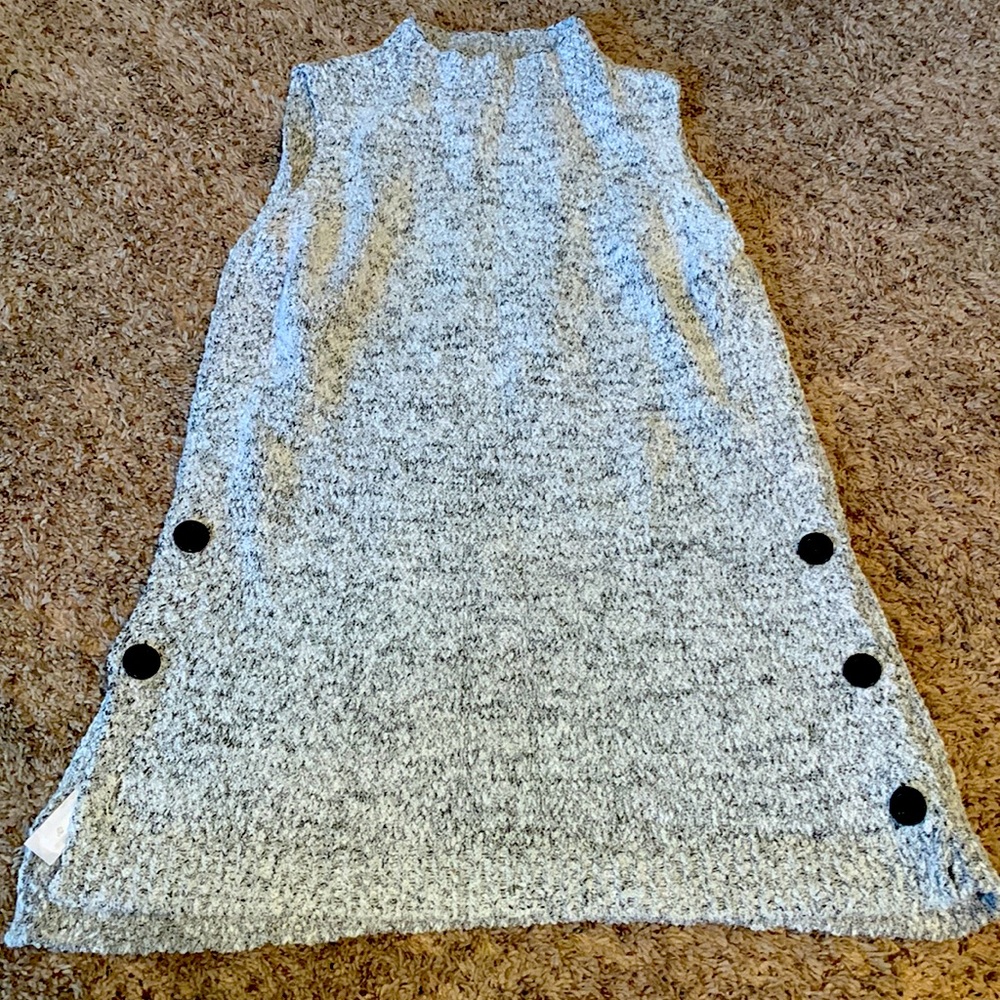 Ann Taylor mock neck tunic sleeveless sweater